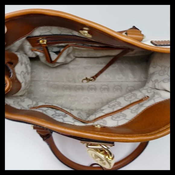 Michael Kors Hamilton Canvas Mono Stripe - Picture 11 of 12